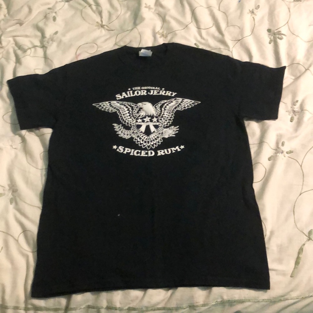 Black sailor Jerry T-shirt.